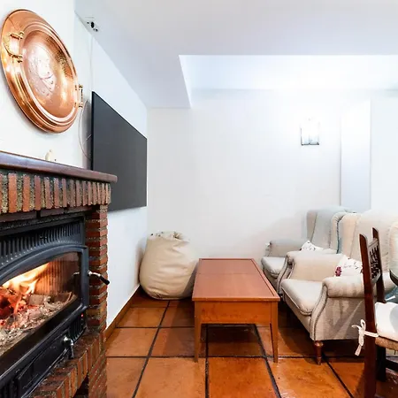 Comfort Breather - El Laurel Apartment *